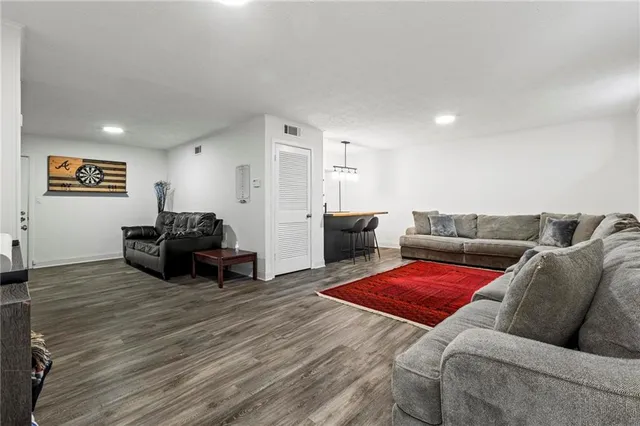 $525,000 | 5211 Glenridge Drive, Atlanta, GA 30342