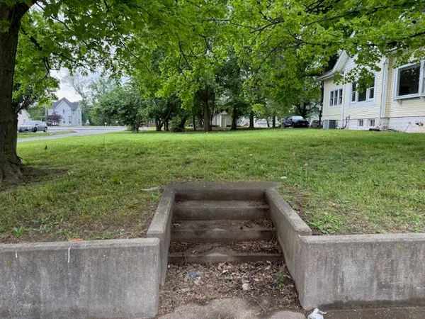 $20,000 | 313 West Walnut Street, Carbondale, IL 62901