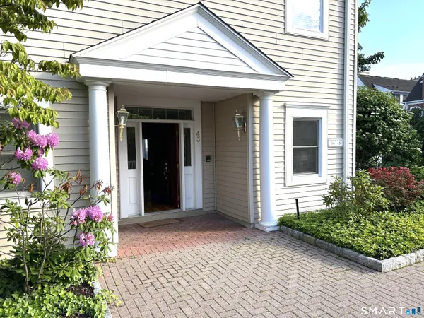 $4,400 | 51 Forest Avenue, Unit 43, Greenwich, CT 06870