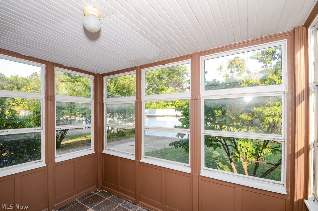 2215 Cranston Road Cleveland, OH 44118 - Photo 9 of 20 Gallery Image 9