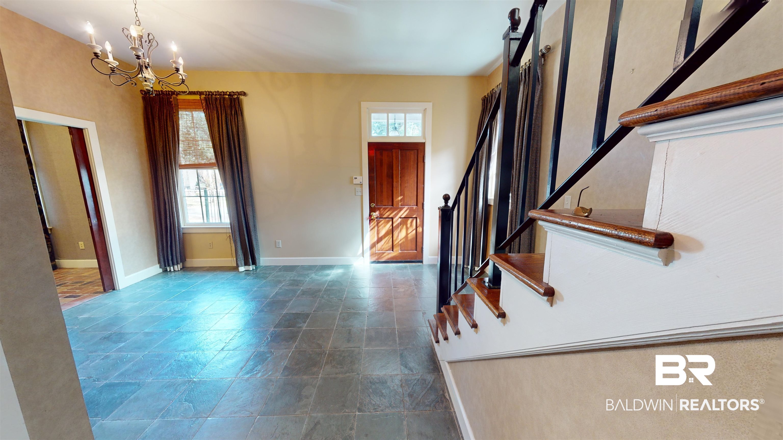 305 North Jackson Street Mobile, AL 36603 - Photo 5 of 23 Entry