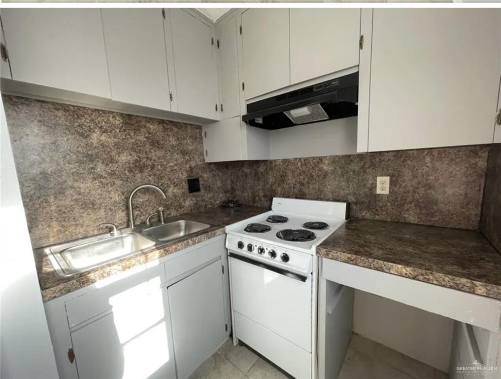 806 Walnut Avenue McAllen, TX 78501 - Photo 16 of 20 Studio Kitchen