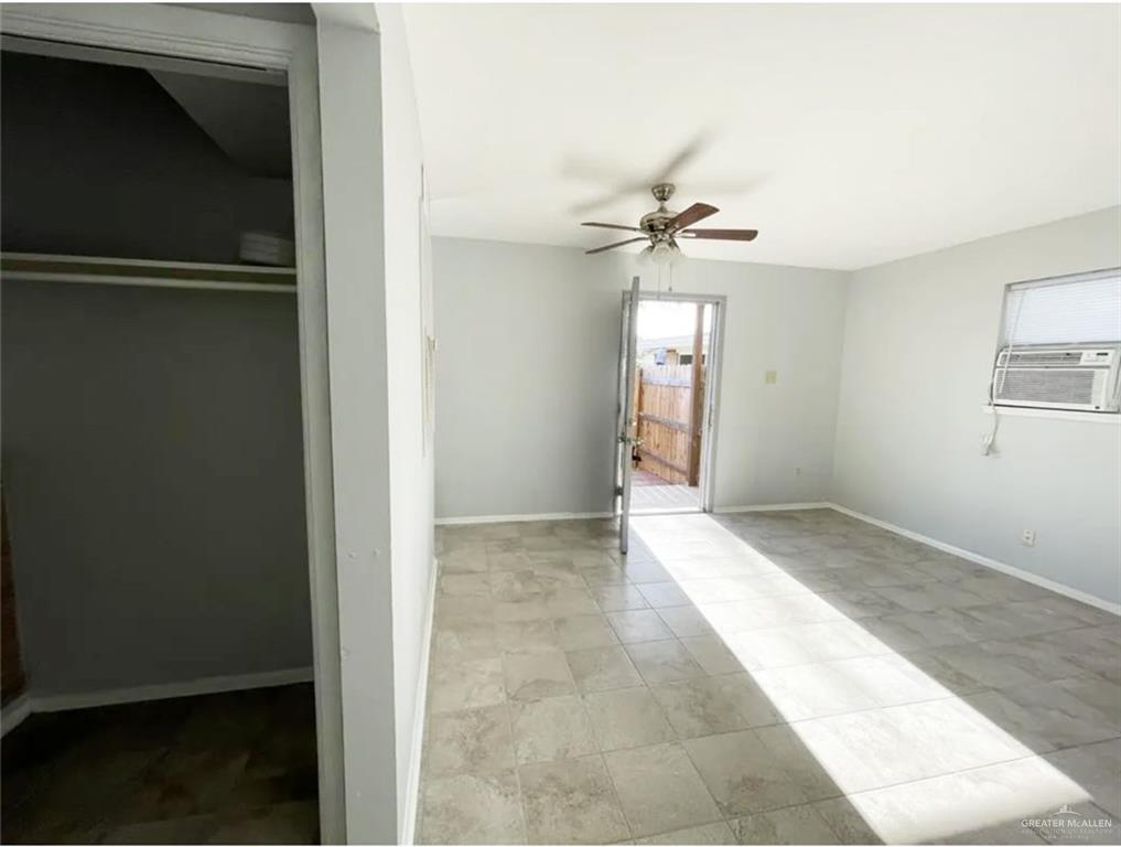 806 Walnut Avenue McAllen, TX 78501 - Photo 18 of 20 Studio open area