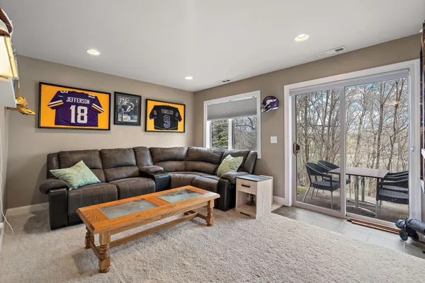 $320,000 | 8532 Lakeview Terrace, Savage, MN 55378