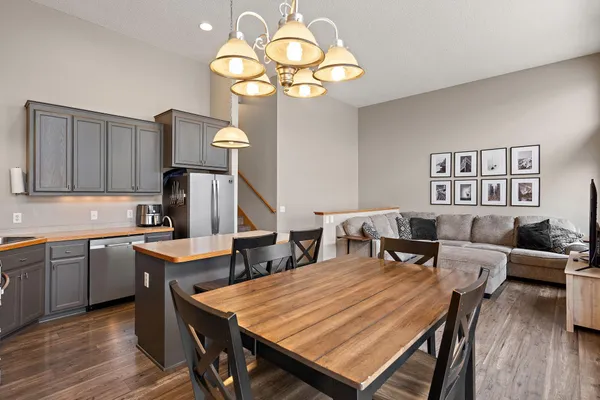$320,000 | 8532 Lakeview Terrace, Savage, MN 55378