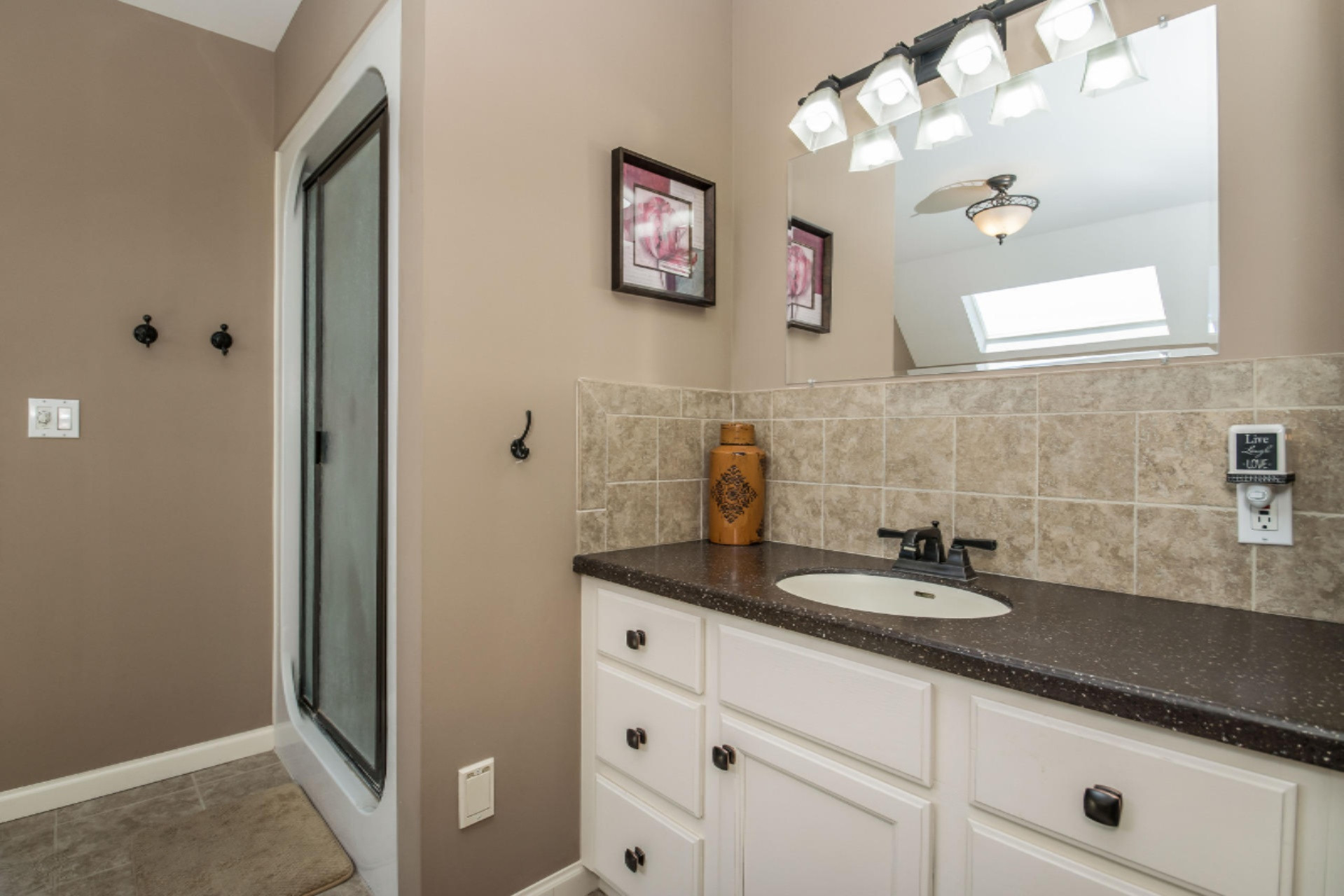 4950 Zahm Road Belding, MI 48809 - Photo 26 of 62 031-Master_Bathroom-4006099-medium