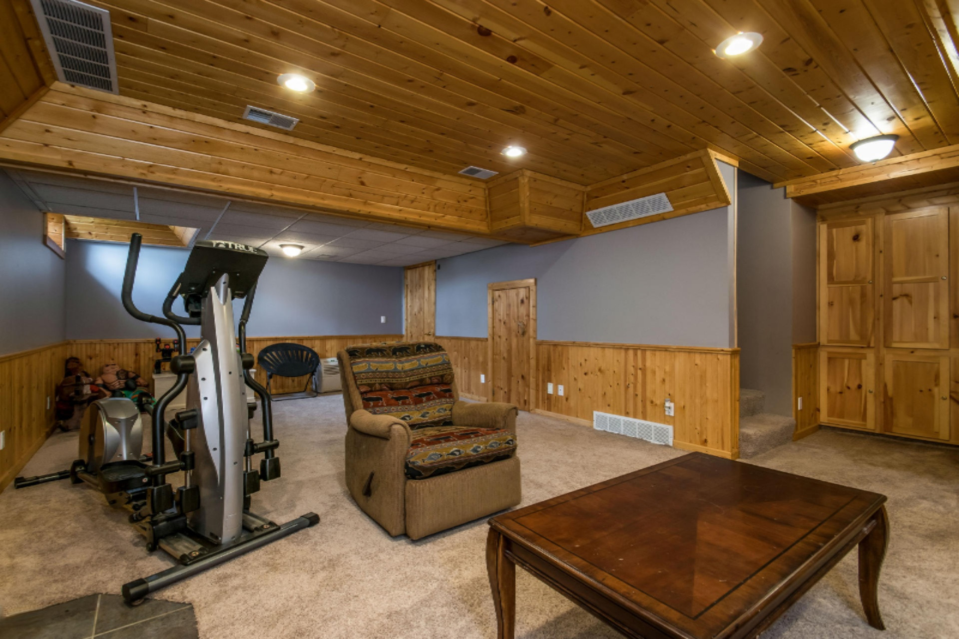 4950 Zahm Road Belding, MI 48809 - Photo 39 of 62 042-Family_Room-4006113-medium