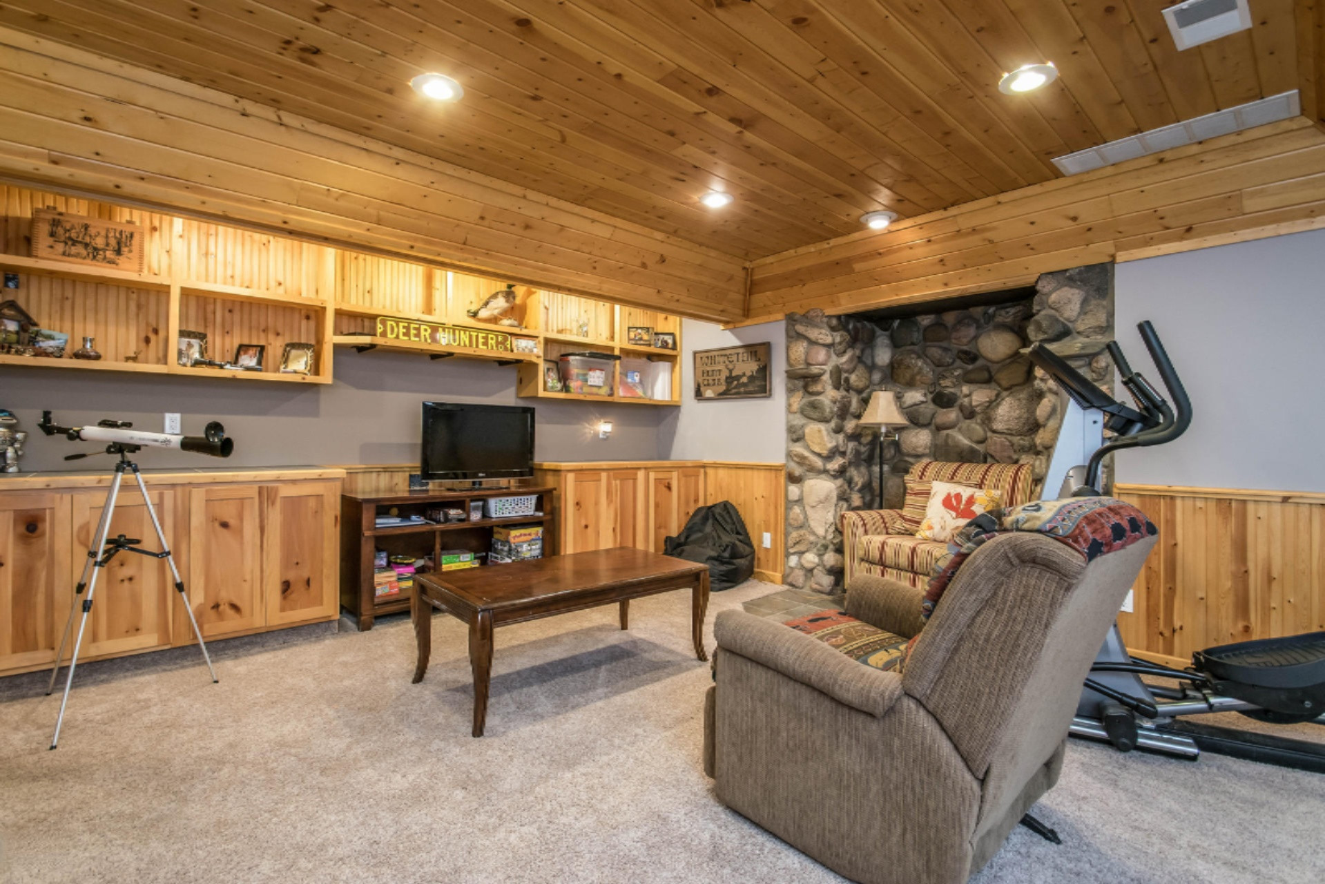 4950 Zahm Road Belding, MI 48809 - Photo 41 of 62 044-Family_Room-4006111-medium