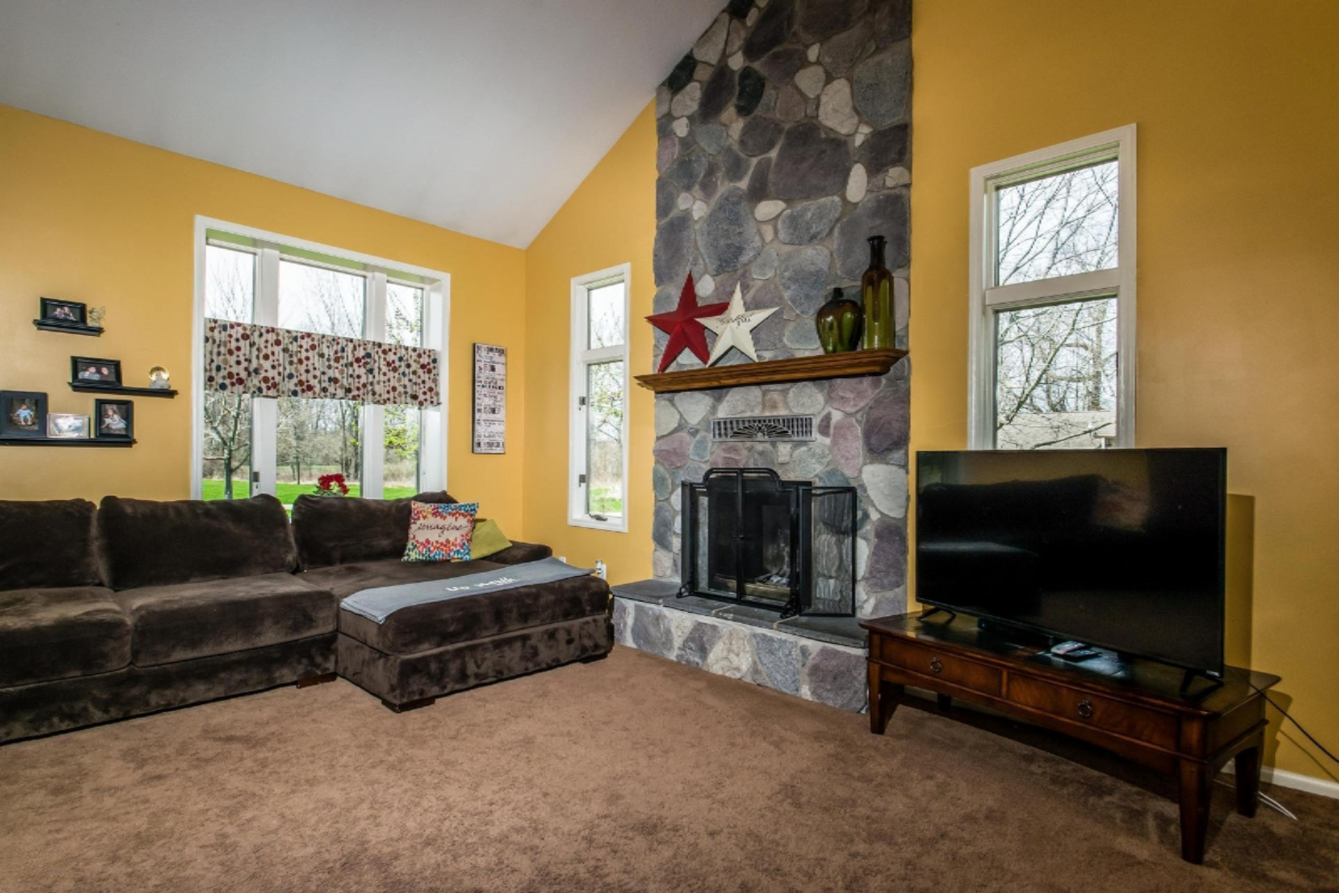 4950 Zahm Road Belding, MI 48809 - Photo 7 of 62 007-Living_Room-4006076-medium