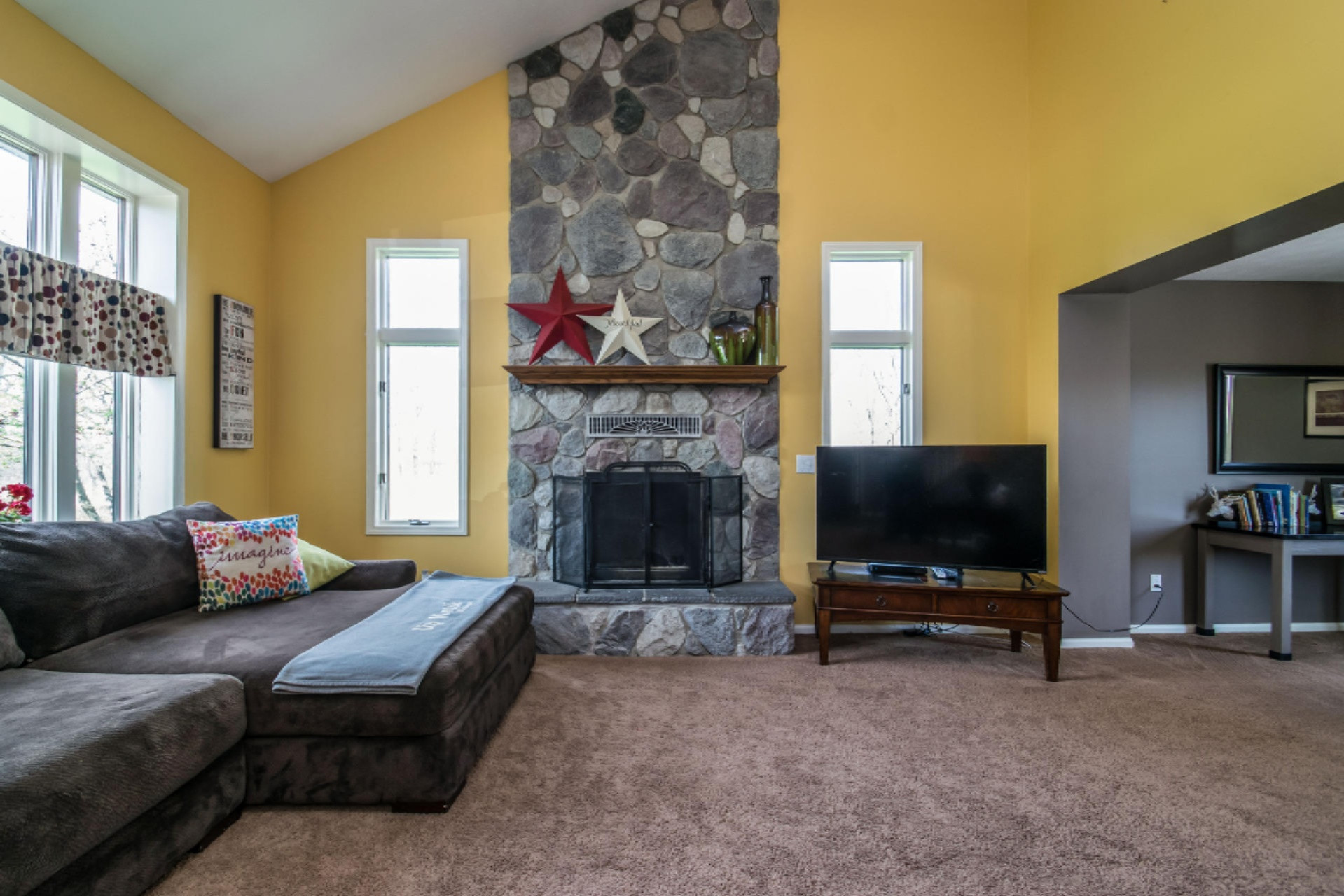 4950 Zahm Road Belding, MI 48809 - Photo 8 of 62 008-Living_Room-4006074-medium