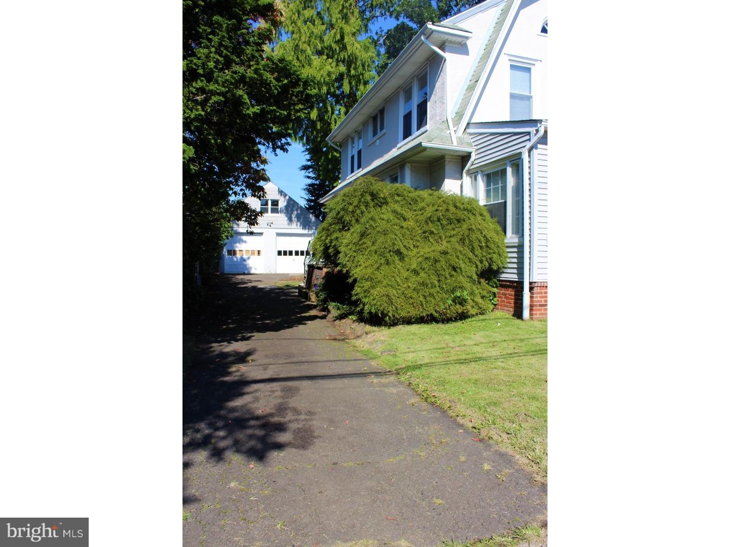 7730 Verree Road Philadelphia, PA 19111 - Photo 22 of 24 Driveway
