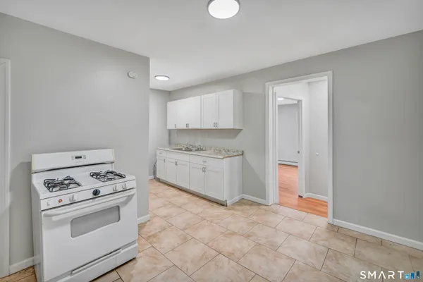 $1,750 | 124 Central Avenue, Unit 3, Waterbury, CT 06710
