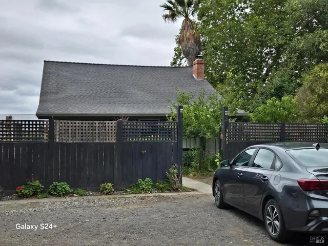 $4,000,000 | 3825-3823 Petaluma Hill Road, Santa Rosa, CA 95404