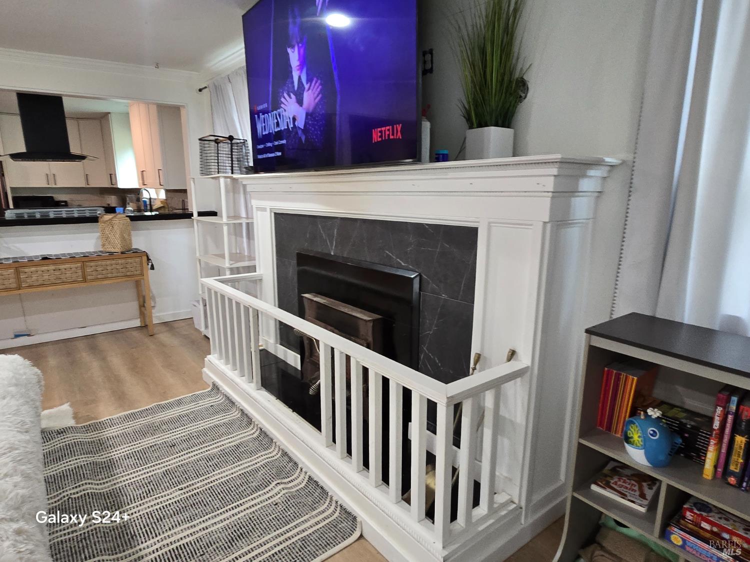 3825-3823 Petaluma Hill Road Santa Rosa, CA 95404 - Photo 6 of 17 Living Room