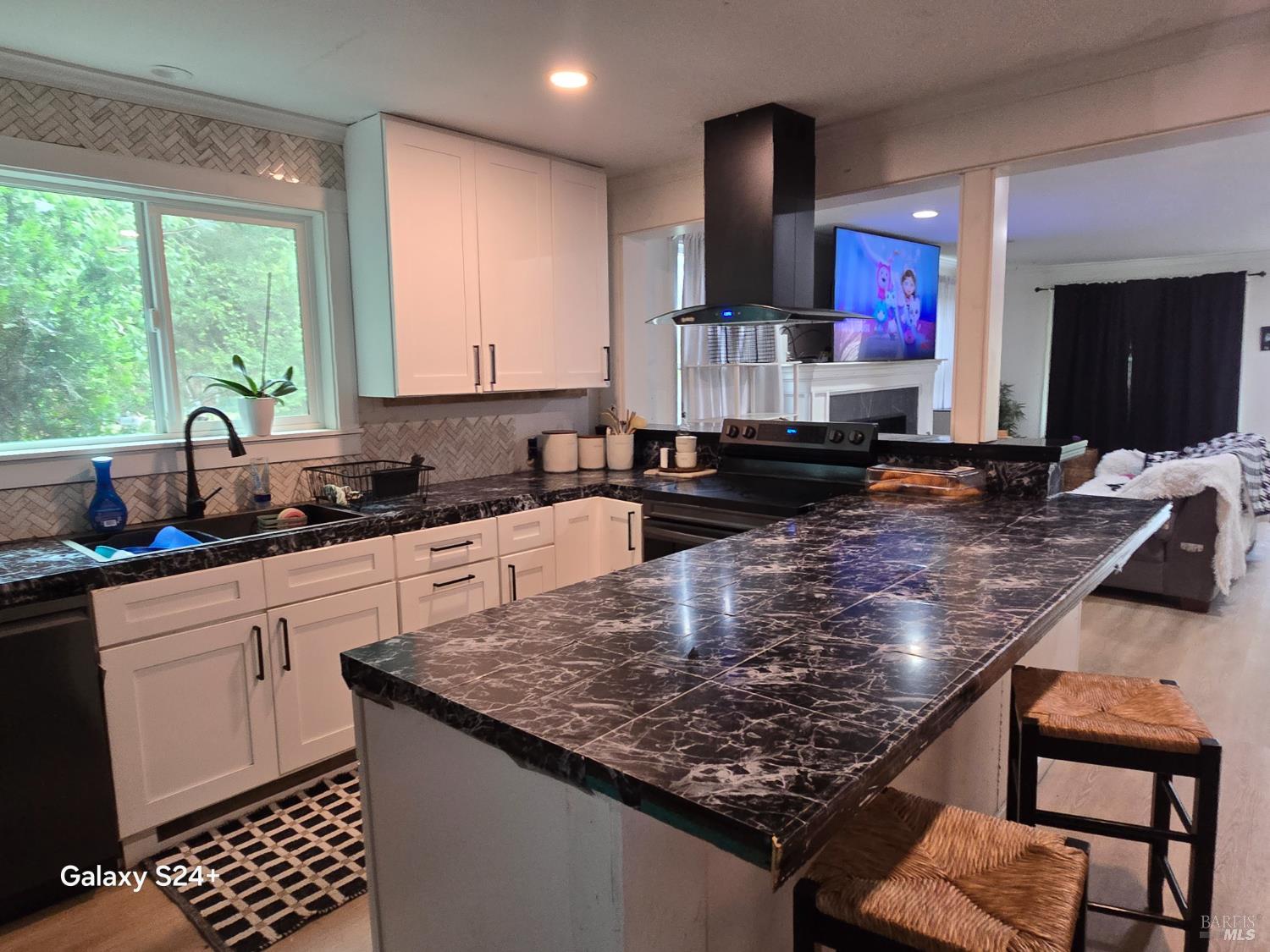 3825-3823 Petaluma Hill Road Santa Rosa, CA 95404 - Photo 7 of 17 Kitchen