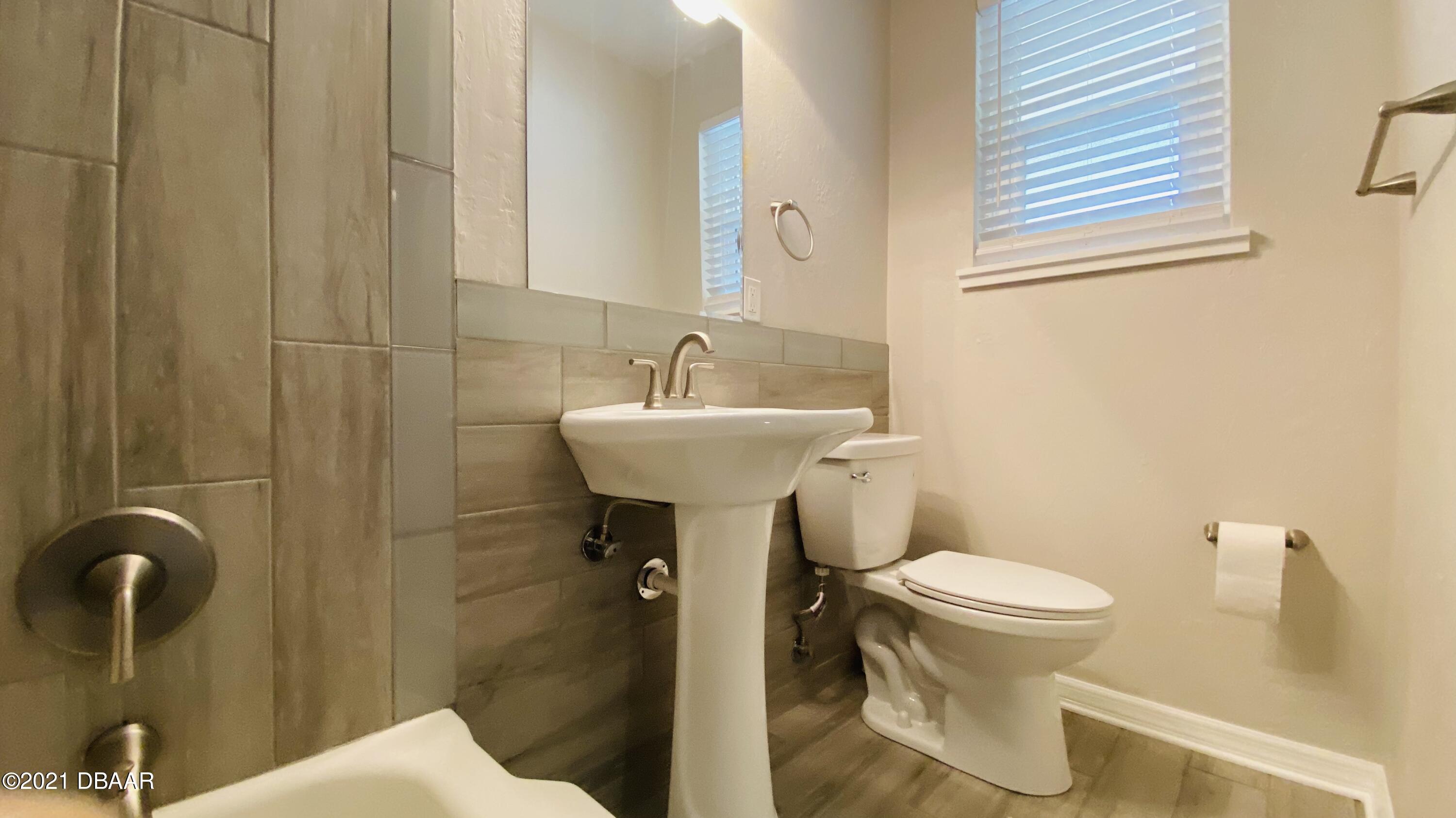 914 North Wild Olive Avenue, Unit 912 Daytona Beach, FL 32118 - Photo 25 of 38 0E1A3EB5-1929-413F-B773-BFBBF1691EA8