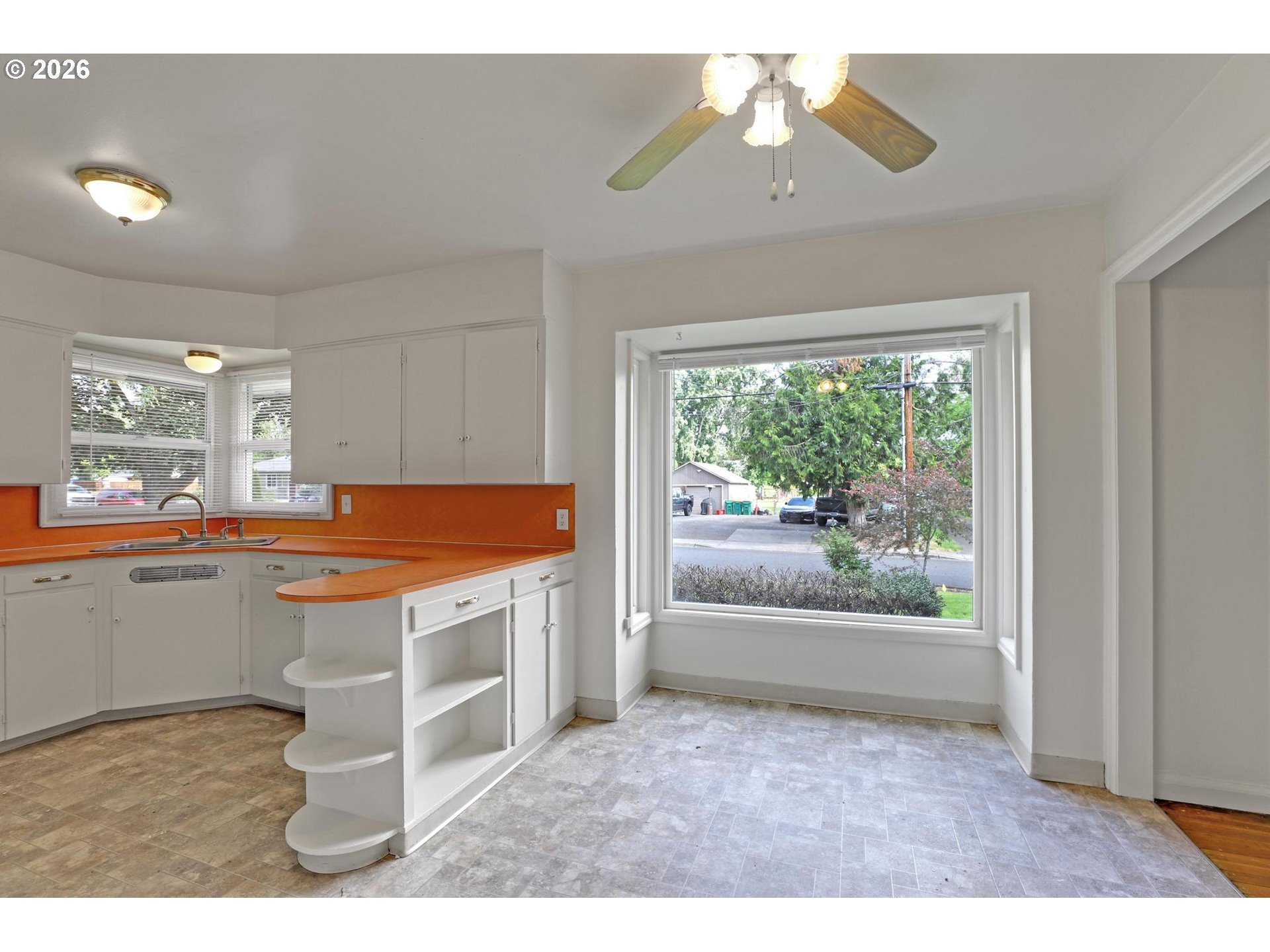 11720 Southwest 11th Street Beaverton, OR 97005 - Photo 9 of 31 Dining Area