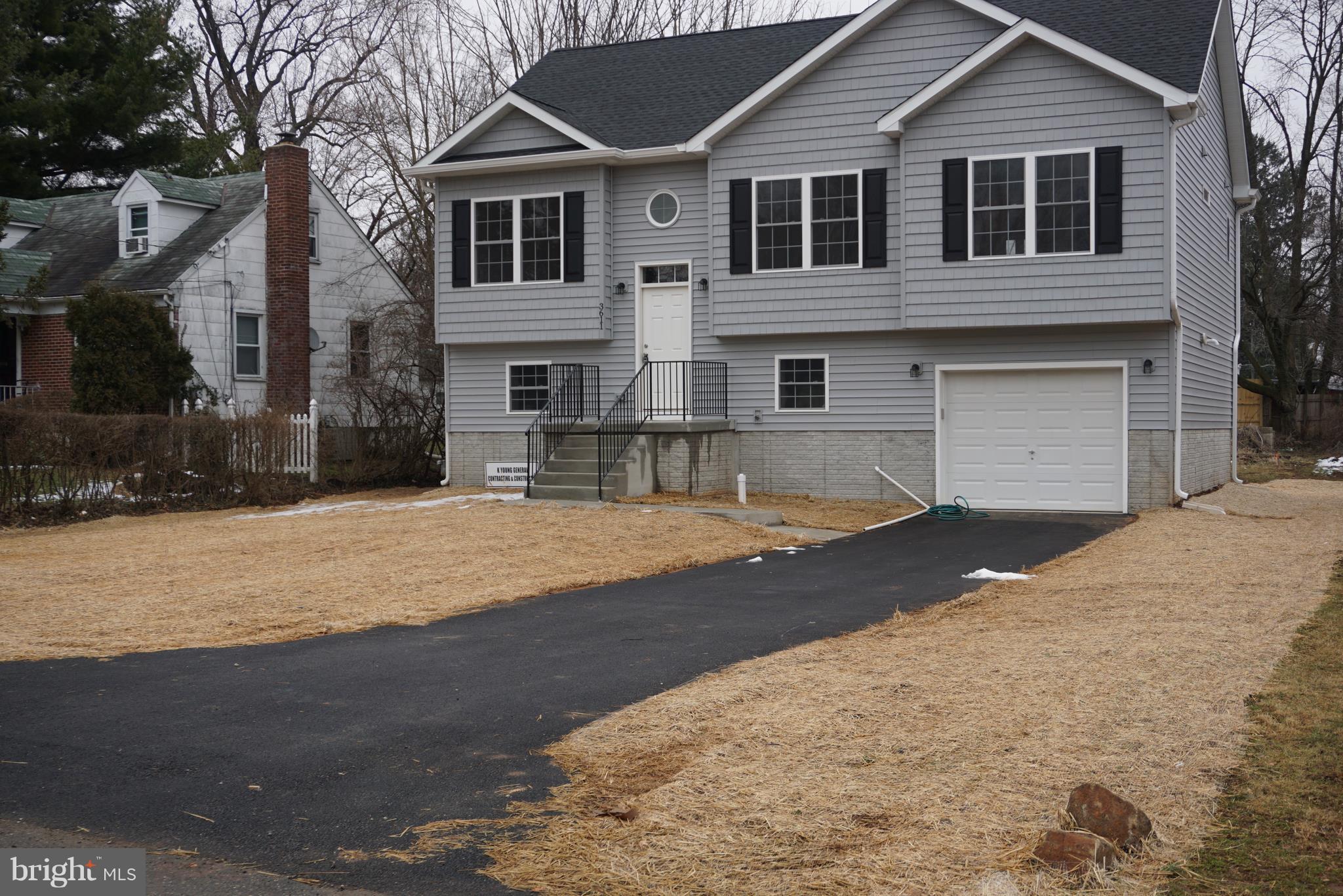 3611 Florida Road Baltimore, MD 21244 - Photo 2 of 30 a front view of a house with a yard
