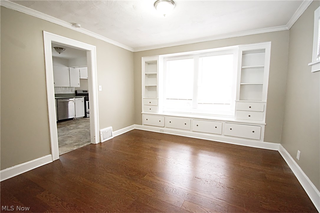 864 Englewood Road Cleveland Heights, OH 44121 - Photo 6 of 14