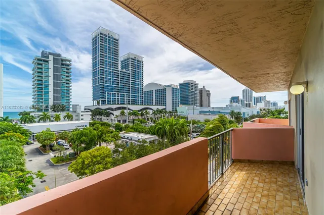$2,550 | 6920 Harding Avenue, Unit 502, Miami Beach, FL 33141