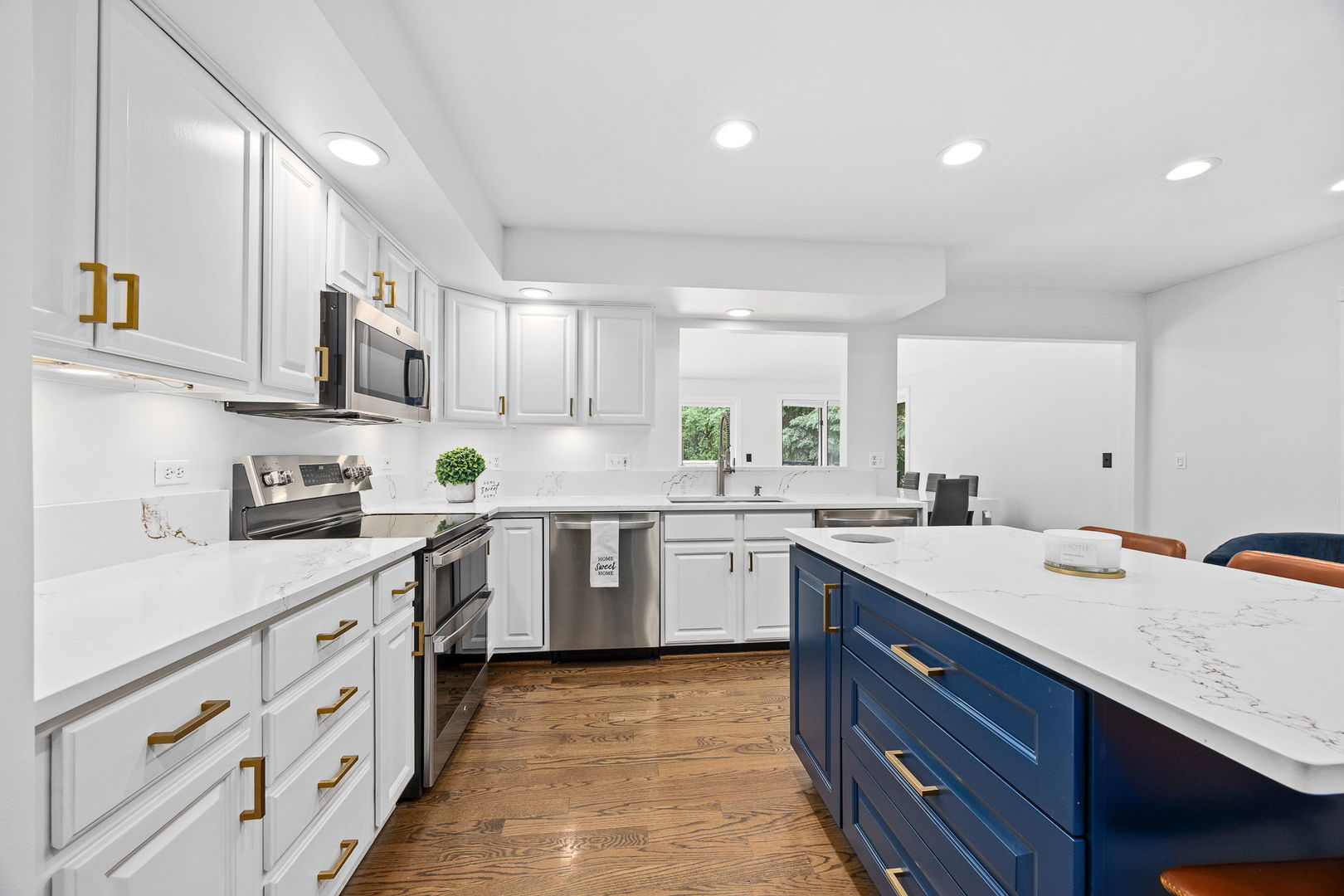 1680 Logan Street Roselle, IL 60172 - Photo 5 of 49