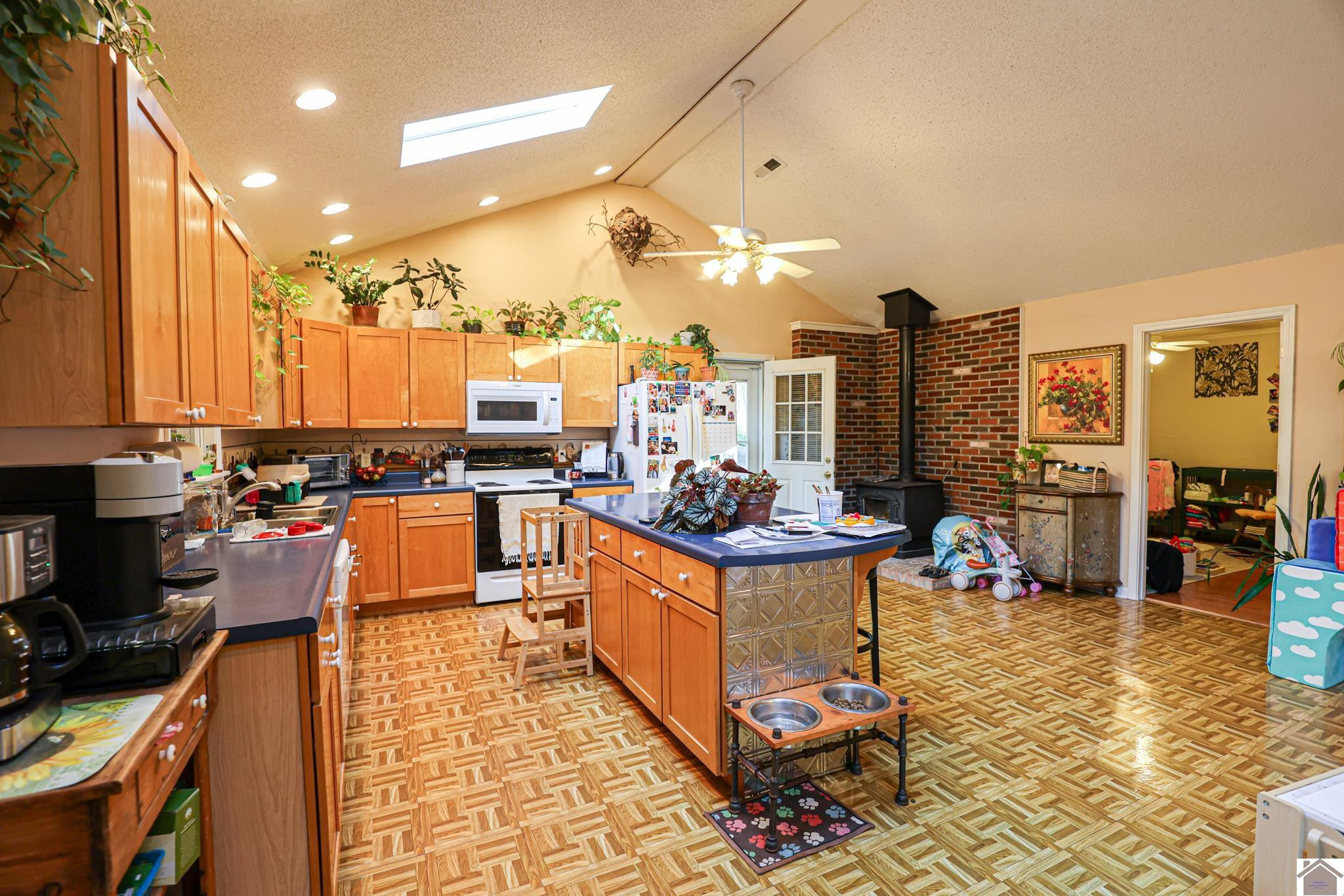 543 Temple Hill Road Almo, KY 42020 - Photo 18 of 40 Kitchen