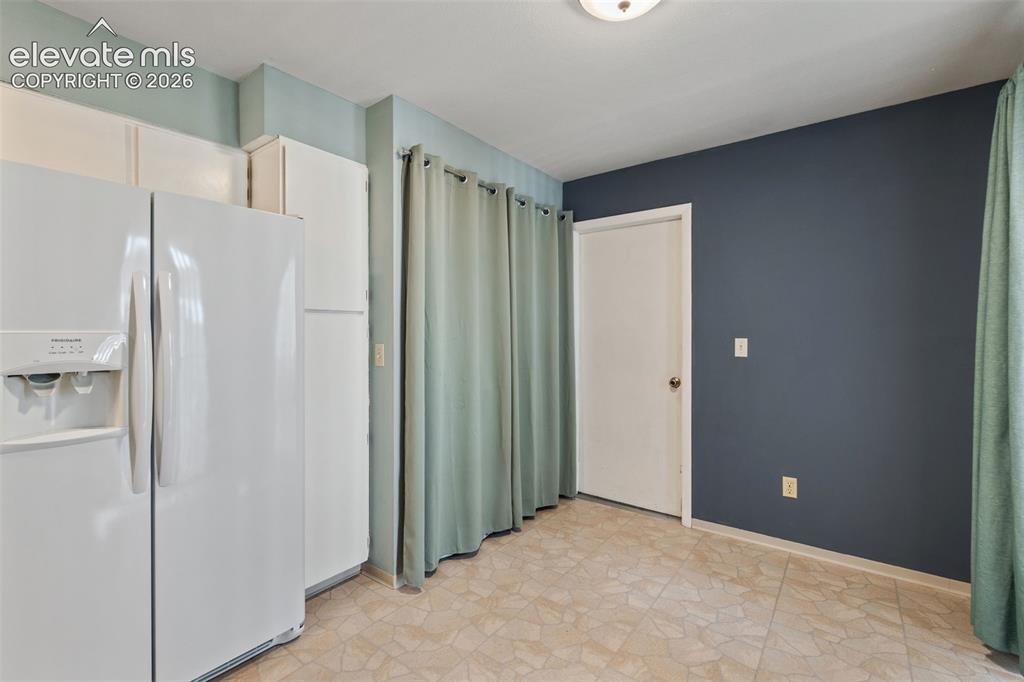 3330 Templeton Gap Road, Unit 6 Colorado Springs, CO 80907 - Photo 20 of 40