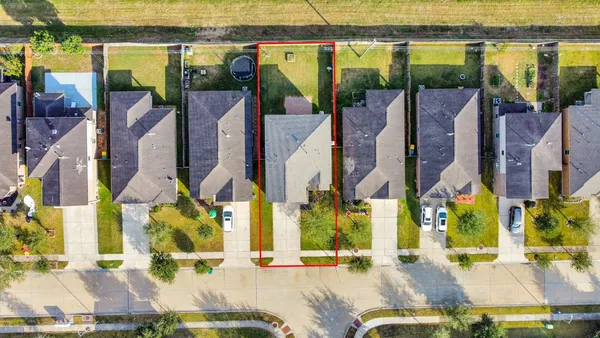 $319,000 | 1855 Garnet Breeze Drive, Rosharon, TX 77583