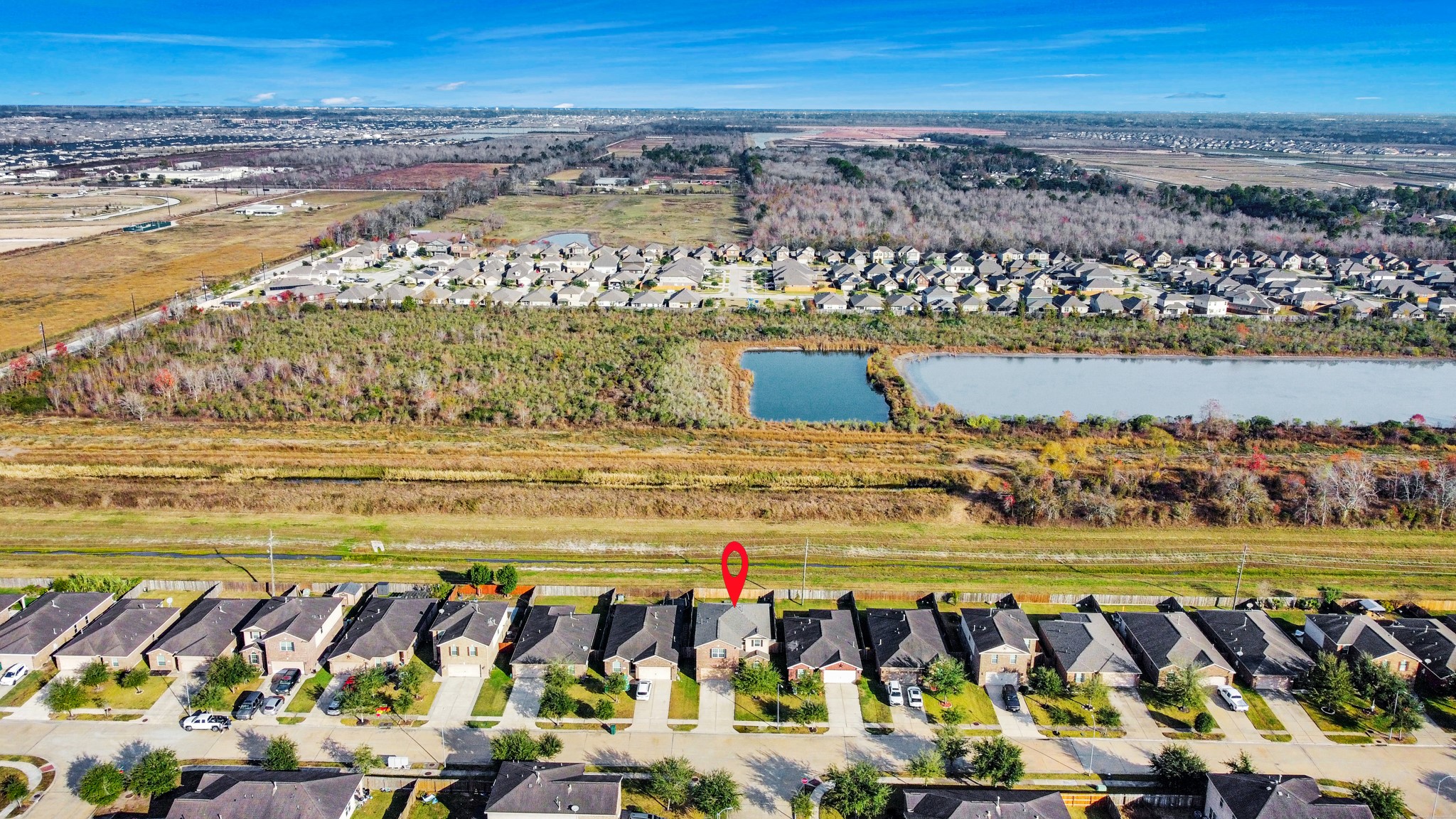 1855 Garnet Breeze Drive Rosharon, TX 77583 - Photo 5 of 38 a view of a water with an ocean view