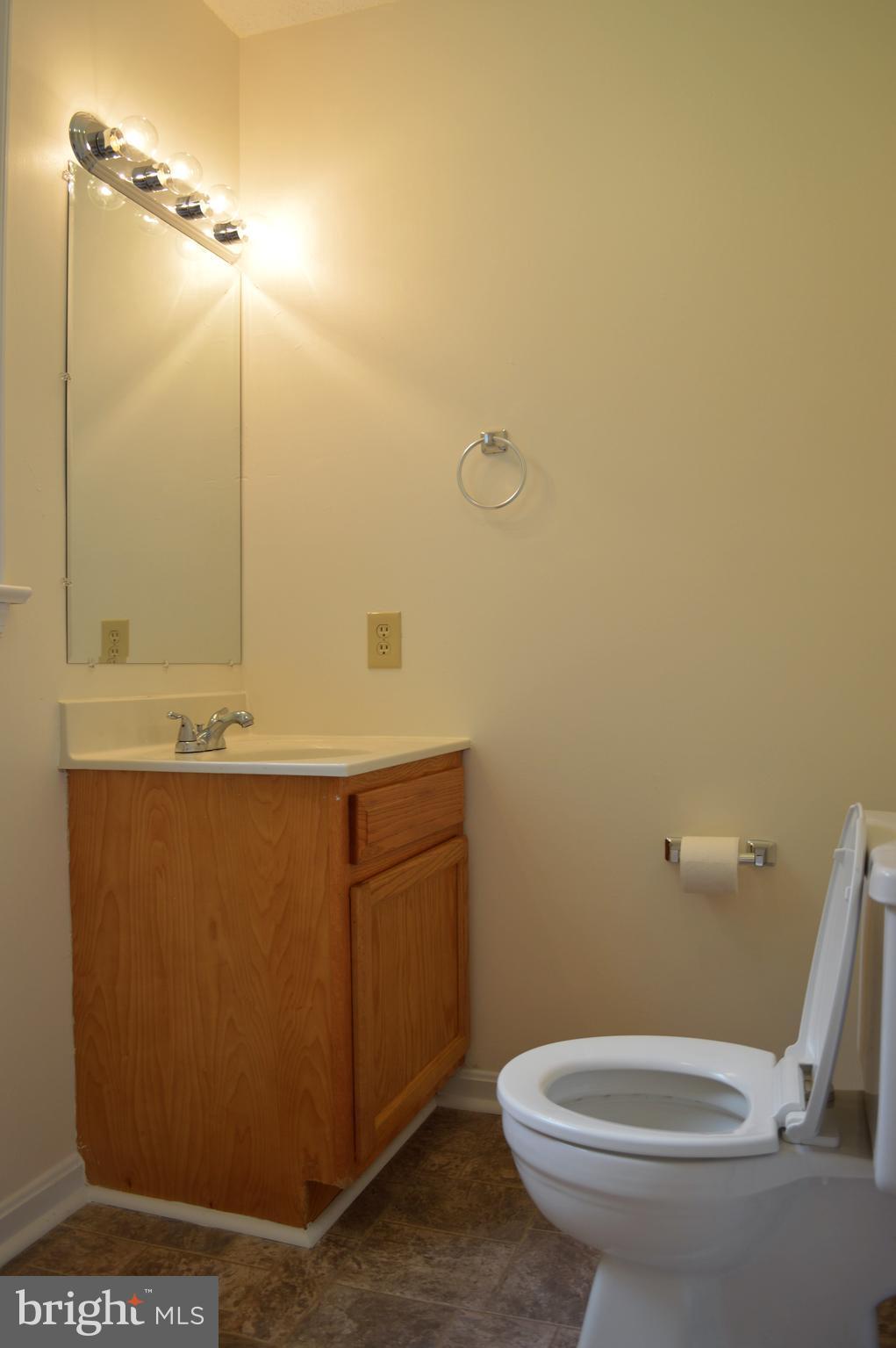 9643 Roys Lane Culpeper, VA 22701 - Photo 15 of 18 Bath