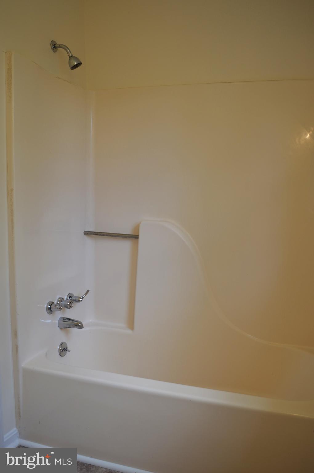 9643 Roys Lane Culpeper, VA 22701 - Photo 16 of 18 Bath