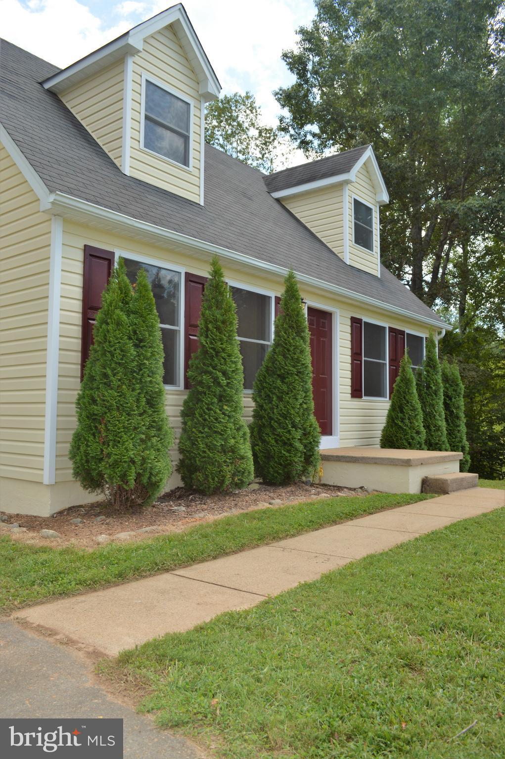 9643 Roys Lane Culpeper, VA 22701 - Photo 3 of 18 Exterior (Front)
