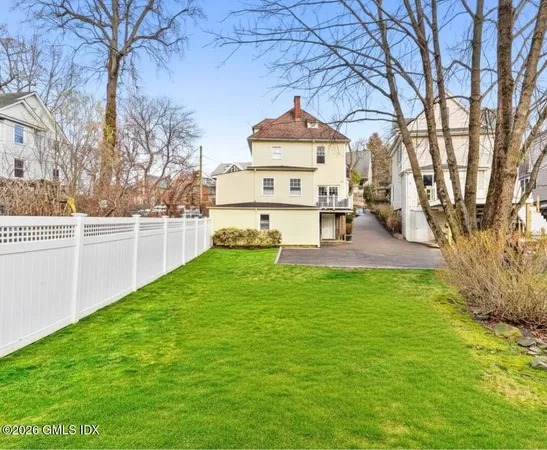 $3,500 | 36 Locust Street, Unit 2, Greenwich, CT 06830