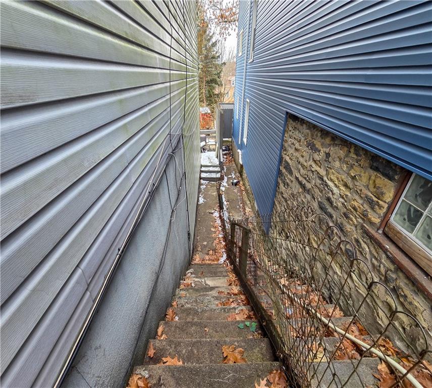 1809 Rialto Street Pittsburgh, PA 15212 - Photo 7 of 36 a view of a pathway of a building