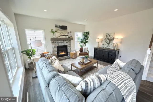 $527,800 | 114 Blue Mountain Boulevard, Carlisle, PA 17013