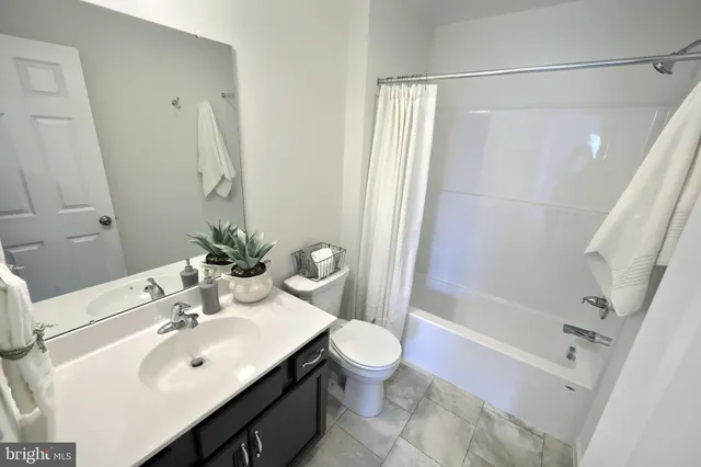 $527,800 | 114 Blue Mountain Boulevard, Carlisle, PA 17013