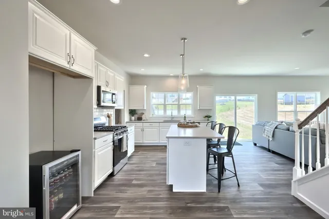 $527,800 | 114 Blue Mountain Boulevard, Carlisle, PA 17013