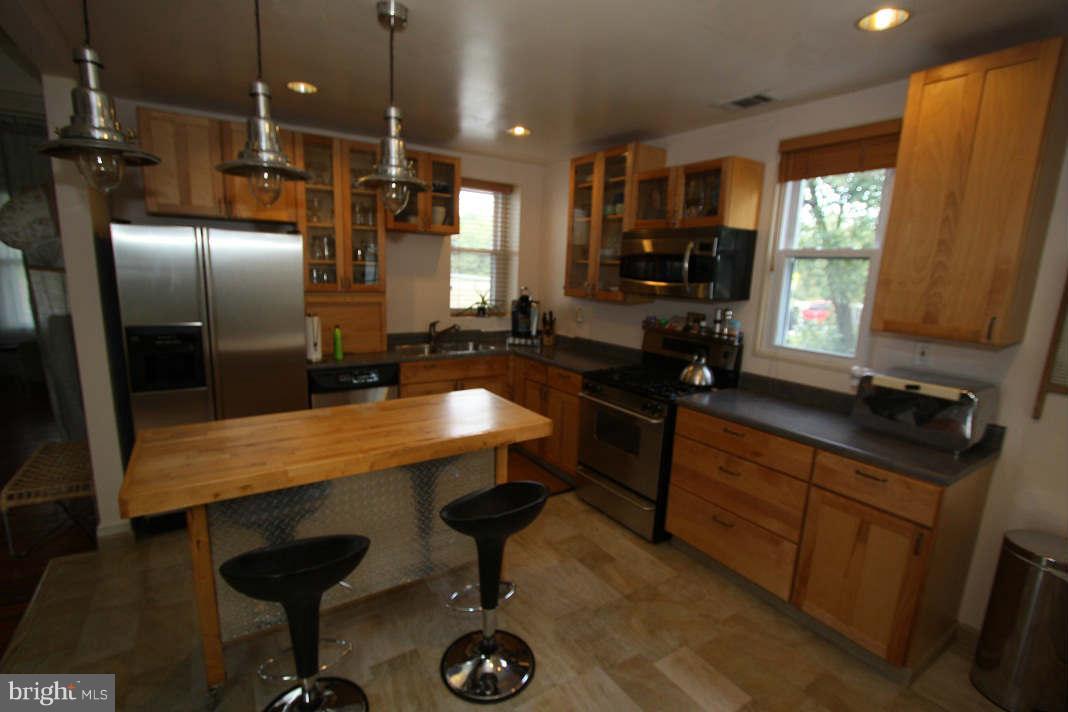 4801 Rittenhouse Street Riverdale, MD 20737 - Photo 6 of 17 Kitchen