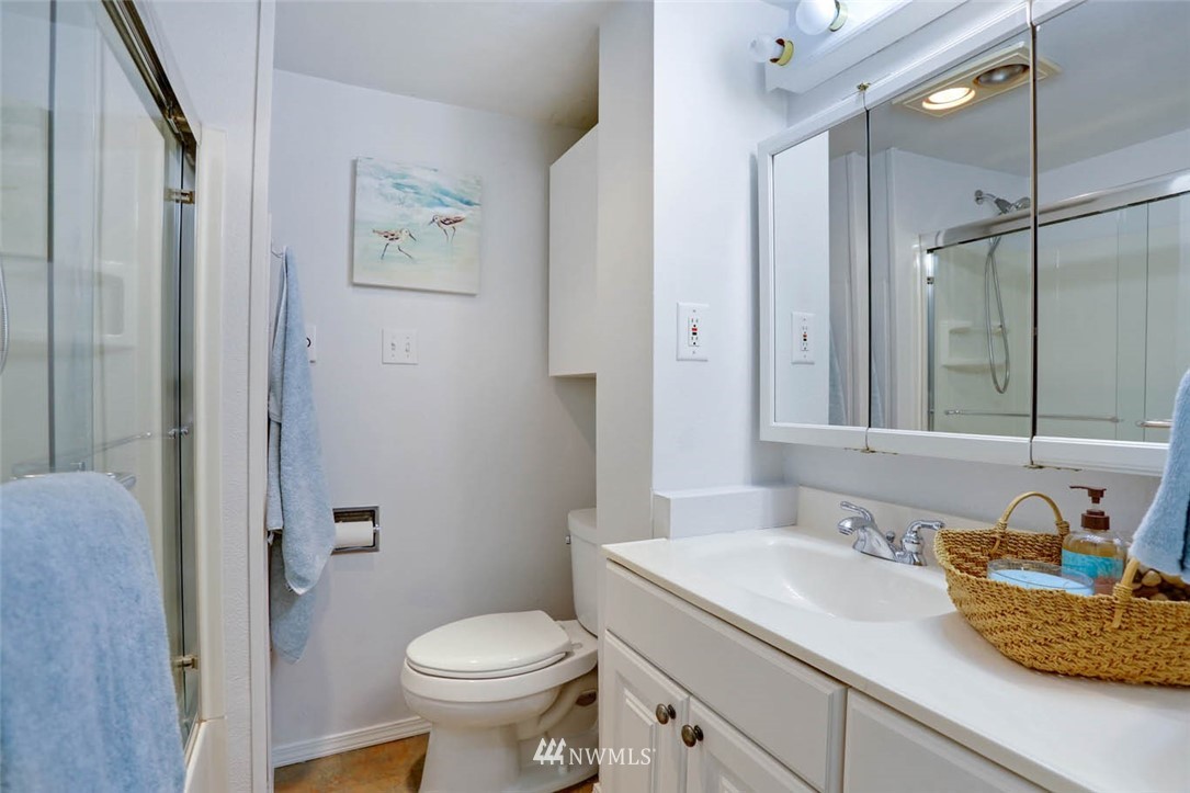18110 West Spring Lake Drive Southeast Renton, WA 98058 - Photo 15 of 38 Gallery Image 15