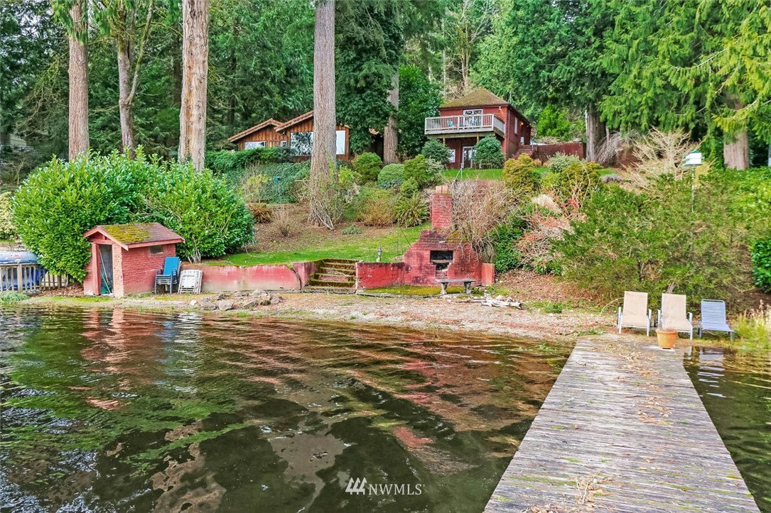 18110 West Spring Lake Drive Southeast Renton, WA 98058 - Photo 4 of 38 Gallery Image 4