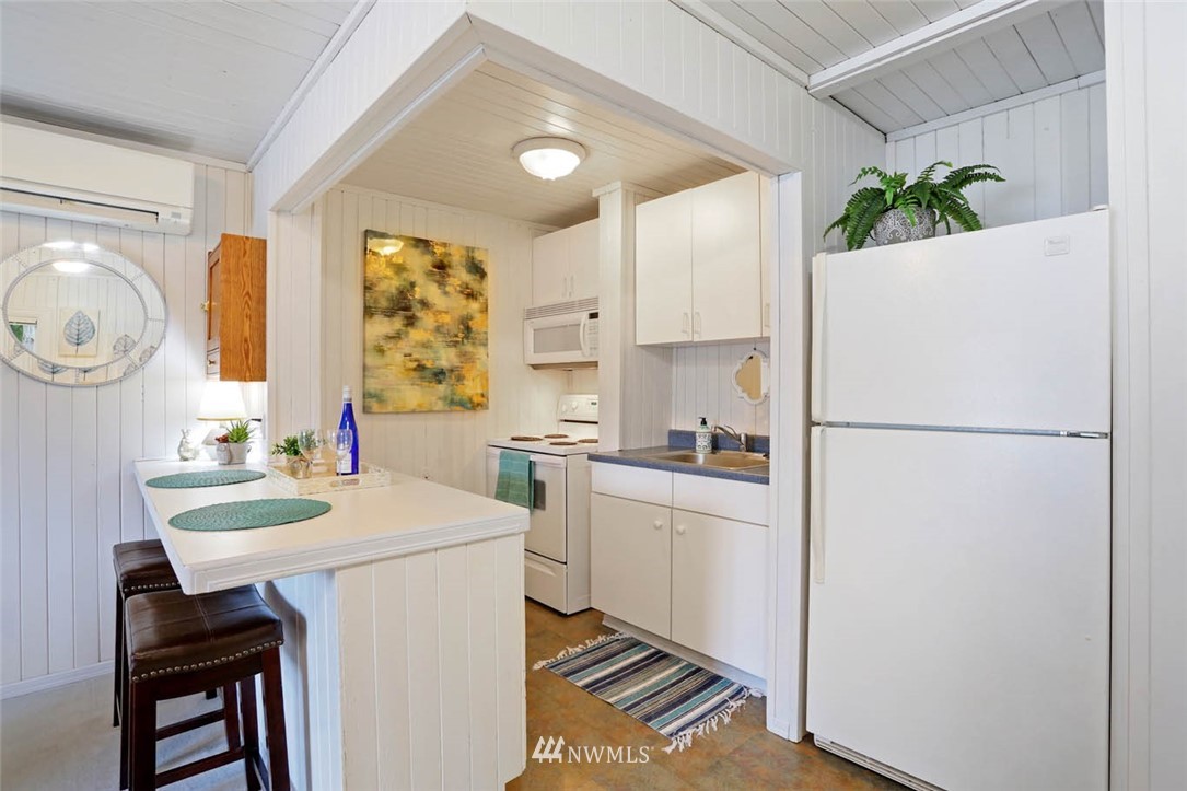 18110 West Spring Lake Drive Southeast Renton, WA 98058 - Photo 7 of 38 Gallery Image 7