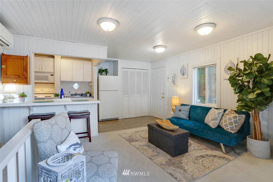 18110 West Spring Lake Drive Southeast Renton, WA 98058 - Photo 10 of 38 Gallery Image 10