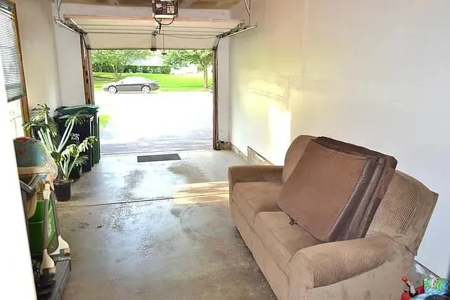 $2,400 | 1246 Shawford Way, Elgin, IL 60120