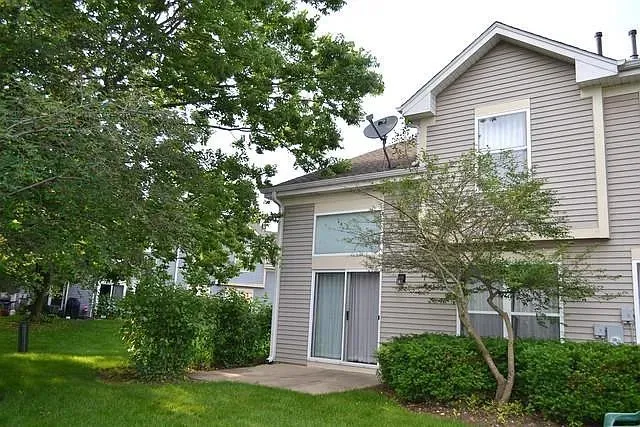 $2,400 | 1246 Shawford Way, Elgin, IL 60120