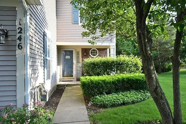 $2,400 | 1246 Shawford Way, Elgin, IL 60120