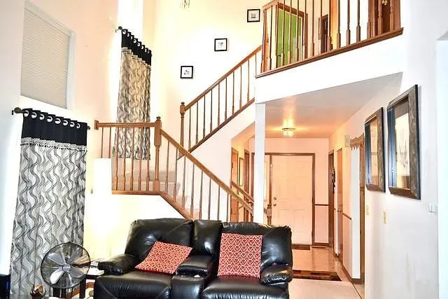 $2,400 | 1246 Shawford Way, Elgin, IL 60120