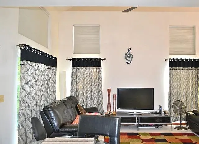 $2,400 | 1246 Shawford Way, Elgin, IL 60120