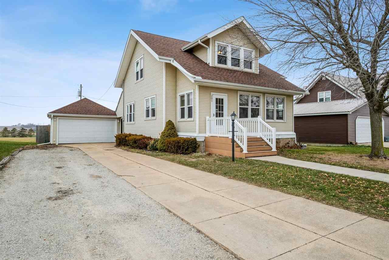 205 5th Avenue Keystone, IA 52249 - Photo 2 of 37 Gallery Image 2