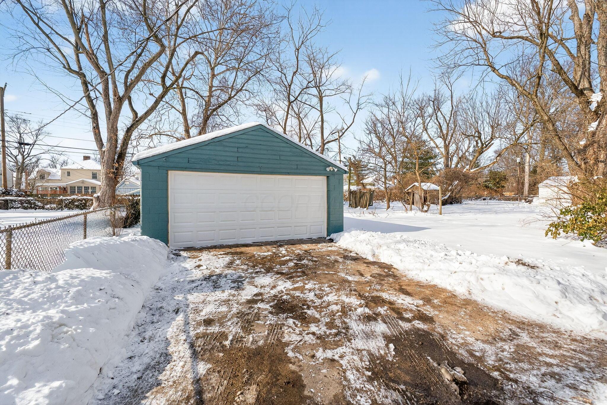177 South Hampton Road Columbus, OH 43213 - Photo 28 of 39 177 S Hampton Rd (Exterior)-5