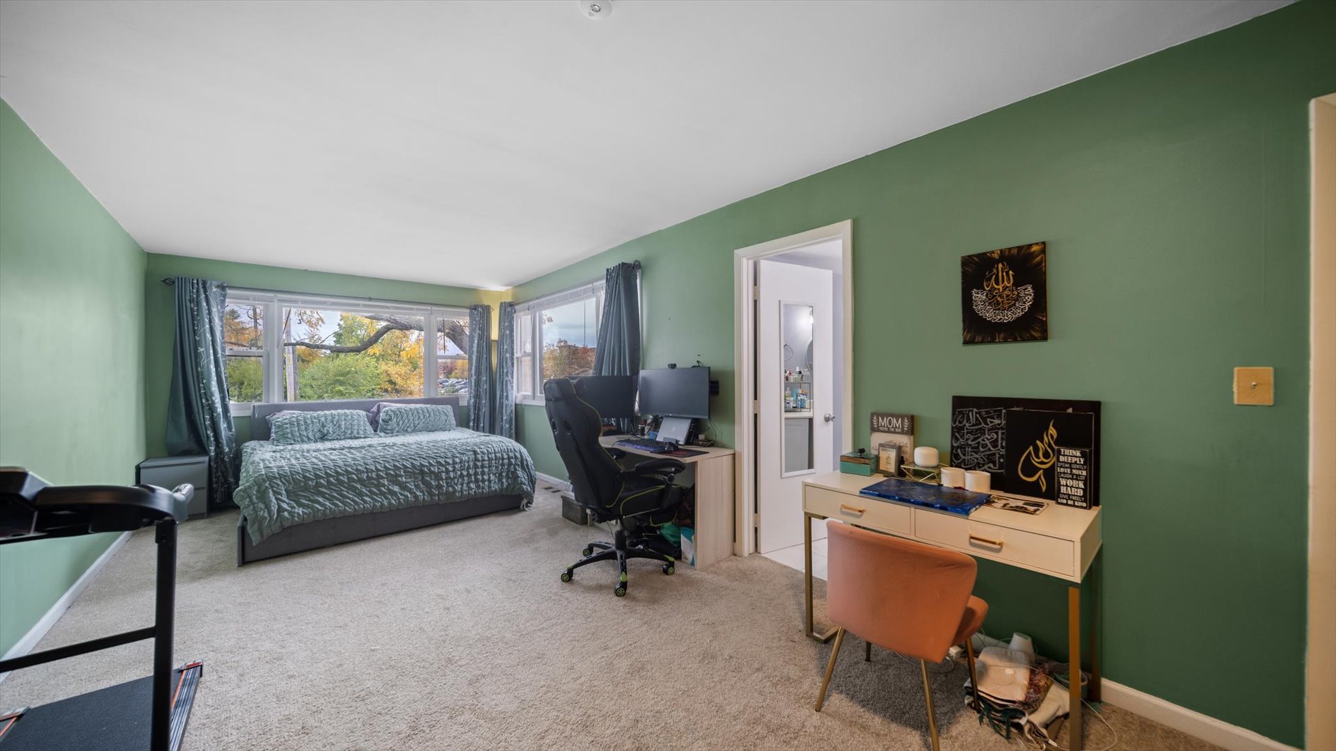 1005 Spring Mill Drive Hoffman Estates, IL 60169 - Photo 21 of 44 a bedroom with a workspace